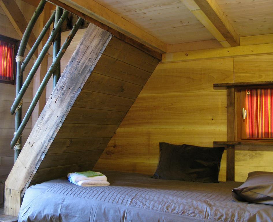 Les Cabanes Du Tertre Urval Ruang foto